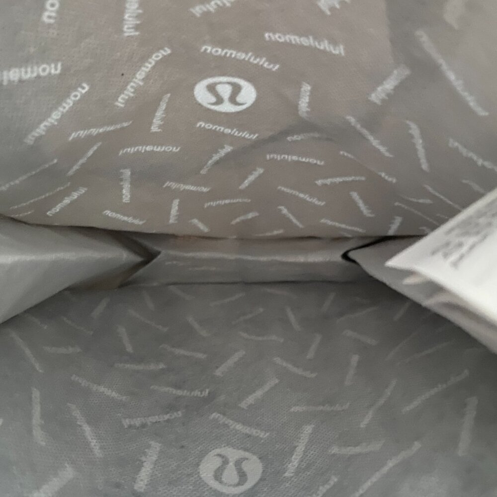 Lululemon Small Size Black and Red Multiprint Recycled Bags Multipurpose Fall - Picture 6 of 12